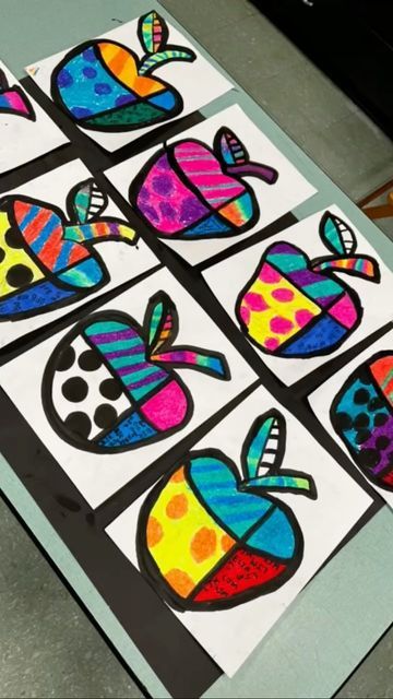 romero britto apples 1st Grade Art Projects, Apple Art Projects, Coop Art, Senior Infants, Intermediate Art, Square 1 Art, Romero Britto Art, Grade 1 Art, Britto Art