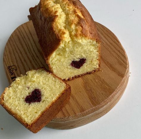 Pound Cake Aesthetic, Velvet Cake Aesthetic, Vanilla Dessert Aesthetic, Vanilla Sponge Cake Aesthetic, Red Velvet Dessert Aesthetic, Strawberry Pound Cake Aesthetic, Pastry Desserts, Pastry Cake, Pound Cake