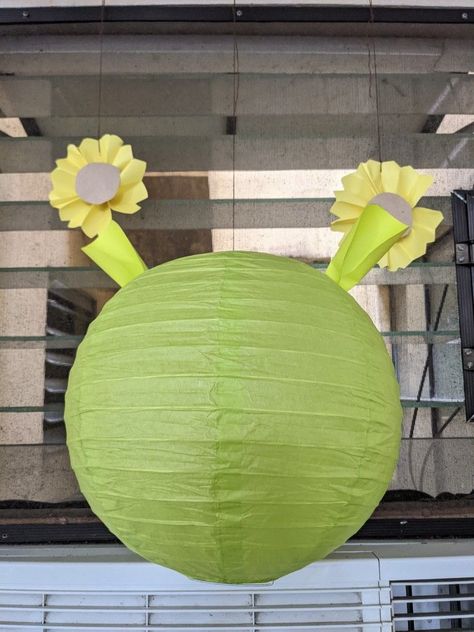 First Birthday Shrek Theme, Shrek Themed Classroom, Shriek Party Ideas, Diy Shrek Decorations, Shriek Birthday Party, Shrek Bridal Party, Shrek Birthday Decorations, Shrek Decorations Diy, Shrek Birthday Invitations