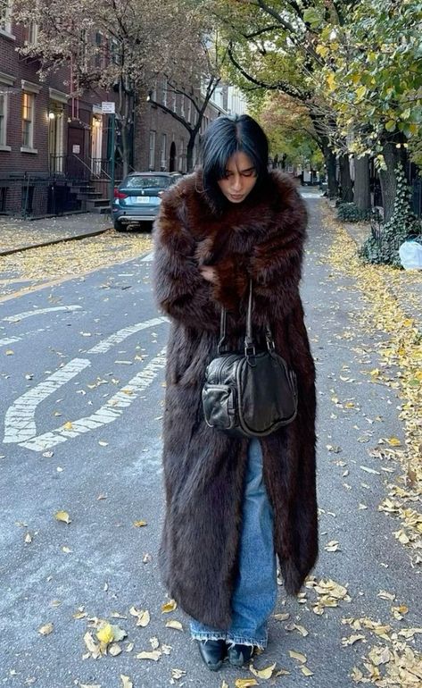 Copenhagen Style Winter Outfits, Fur Coat Outfit, Autumn Fits, All Jeans, Fall Fits, Winter Fits, Coat Outfits, Mode Inspo, Kate Moss