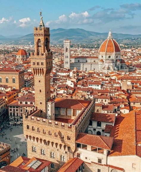 Firenze. Toscana. Italia. Le Vatican, Firenze Italy, Tall Buildings, Explore Italy, Italy Aesthetic, Italy Photo, Visit Italy, Italy Vacation, Florence Italy