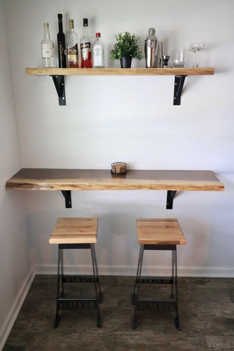 Small Bar Sitting Area In Home, Kitchen Bar Table Ideas Small Spaces, Small Kitchen Sitting Area, Bar Style Kitchen, Super Small Kitchen Ideas, Breakfast Bar Ideas, Small Kitchen Bar, Garage Guest House, Kitchen Bar Table