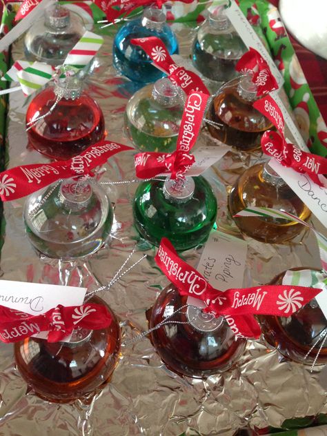 Christmas Ornament Shots, Outdoor Christmas Party, Christmas Party Drinks, Christmas Shots, Girls Christmas Party, Grinch Decorations, Lights For Christmas, Christmas Pj, Pj Party