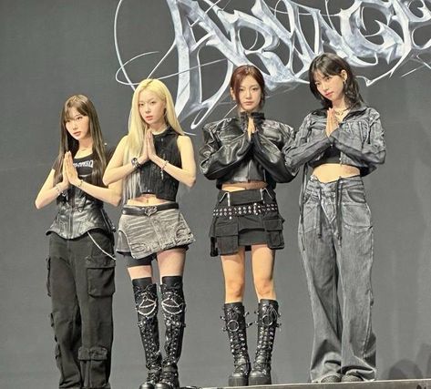 Aespa Members, Futuristic Outfits, Kpop Concert Outfit, Grey Bodysuit, Winter Aespa, Concert Fits, Futuristic Fashion, Grey Outfit, Blue Square