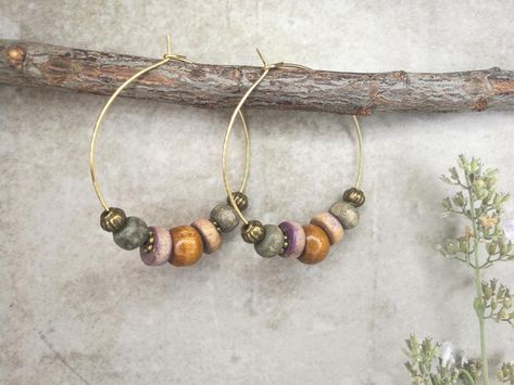 Wood Beads Jewelry, Gold Feather Earrings, Earrings Gold Hoops, Mandala Jewelry, Jewelry Delicate, Earrings Wood, Bohemian Accessories, Fashion Guide, Handmade Beaded Jewelry