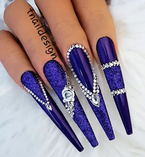 #makeup #motivation #photography #painting #pink #photooftheday #nails #nike #ideas NINEFROGS #art Blue Classy Nails, Best Winter Nails, Blue Stiletto Nails, Blue Stilettos, Royal Blue Nails, Navy Blue Nails, Queen Nails, Blue Acrylic Nails, Blue Nail Designs