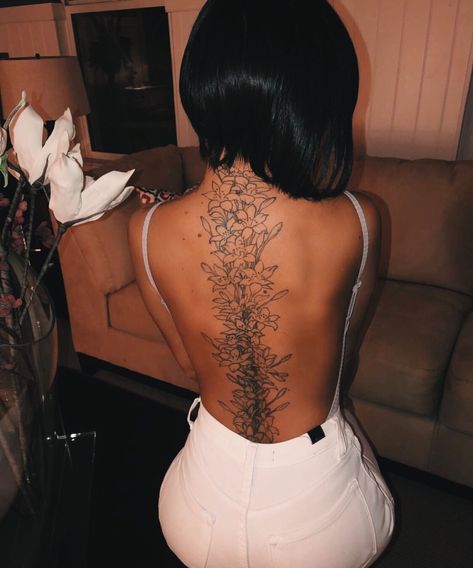 ❤︎pinterest:@badgalllriri❤︎ Tattoo Son, Flower Spine Tattoos, Girl Back Tattoos, Black Girls With Tattoos, Inspiration Tattoos, Spine Tattoos For Women, Dope Tattoos For Women, Stylist Tattoos, Spine Tattoo