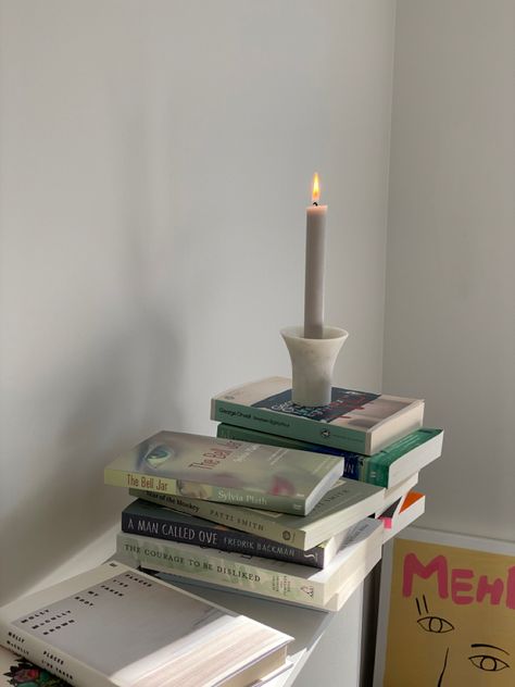 Books On Shelf Aesthetic, Stacked Books Aesthetic, Bookstack Aesthetic, Book Pile Aesthetic, Pile Of Books Aesthetic, Books In Bedroom, Book Pile, Filler Pics, Appartment Decor