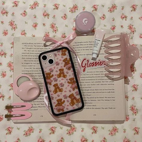 Coquette Airpod Case, Ipad Notes, Wildflower Phone Cases, Digi Cam, Pink Lifestyle, Pink Stuff, Wildflower Cases, Case Aesthetic, Notes Planner