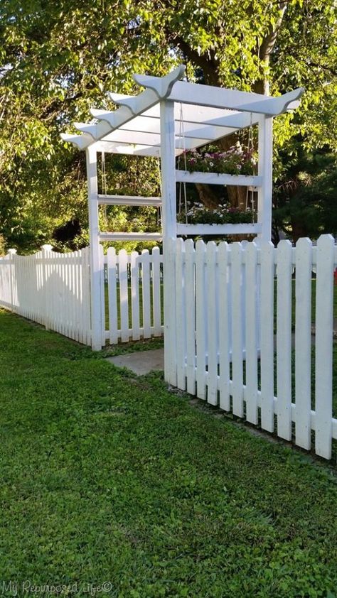 front arbor pergola Privacy Landscaping, Patio Pergola, Small Front Yard, Pergola Design, Diy Fence, Garden Arbor, Front Yard Fence, Wooden Pergola, White Picket Fence