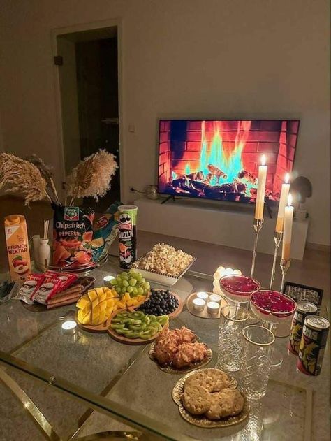 Romantic Dinner Decoration, Food Display Table, Afghan Food Recipes, Movie Night Food, Catering Food Displays, Movie Night Snacks, Party Food Buffet, Catering Ideas Food, Healthy Food Inspiration