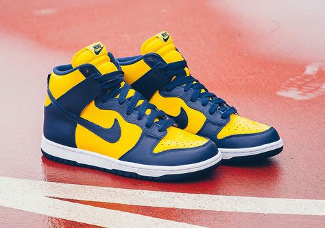 Nike Dunk High "Michigan" Nike Dunk High Michigan, Maize And Blue, Sneakerhead Fashion, School Pack, Sneaker Magazine, Baskets Nike, Sneaker Stores, Dunk High, Nike Dunk High