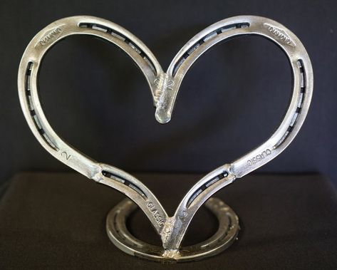 Horseshoe Heart, Rustic Business Cards, Horseshoe Ideas, Cool Welding Projects, Welding Crafts, Horseshoe Projects, Metal Fab, Metal Business Cards, Horseshoe Decor