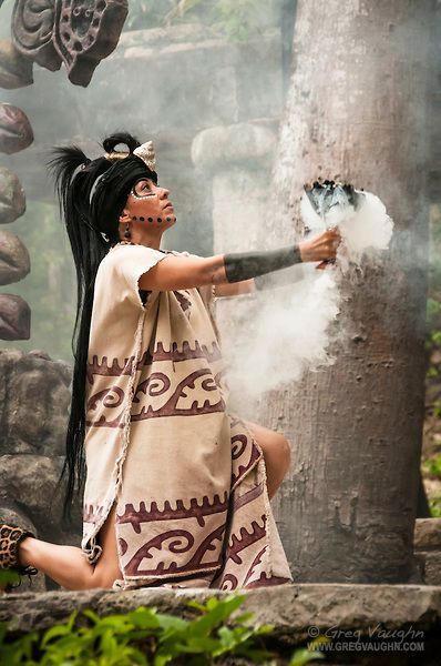 Maya woman performing in Mayan culture show "Los Rostros de Ek chuah" at Xcaret park, Riviera Maya, Mexico by Greg Vaughn Maya Woman, Mayan Clothing, Mayan Women, Moon Rain, Maya Civilization, Aztec Culture, Inca Empire, Mayan Art, Mayan Culture