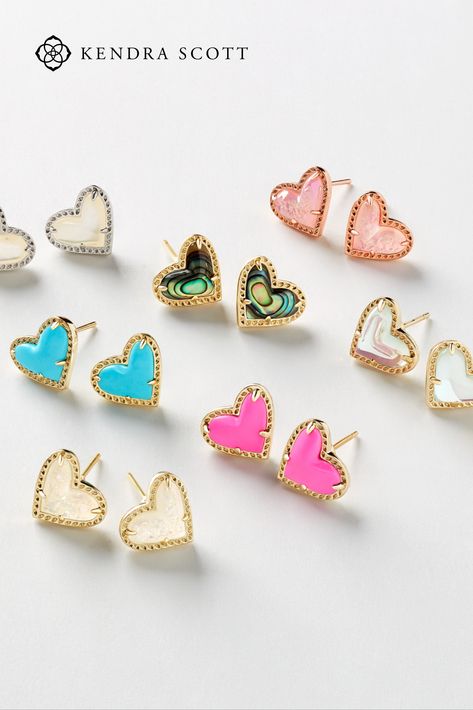 Follow your heart by adding a pair of darling heart earrings to your jewelry collection. From delicate rose gold to mesmerizing abalone shell studs, discover a pair of heart earrings that suits your style. Preppy Jewelry Earrings, Preppy Earrings, Preppy Accessories, Unique Studs, Preppy Jewelry, Stud Earrings Unique, Kendra Scott Earrings, Earrings Inspiration, Stud Jewelry