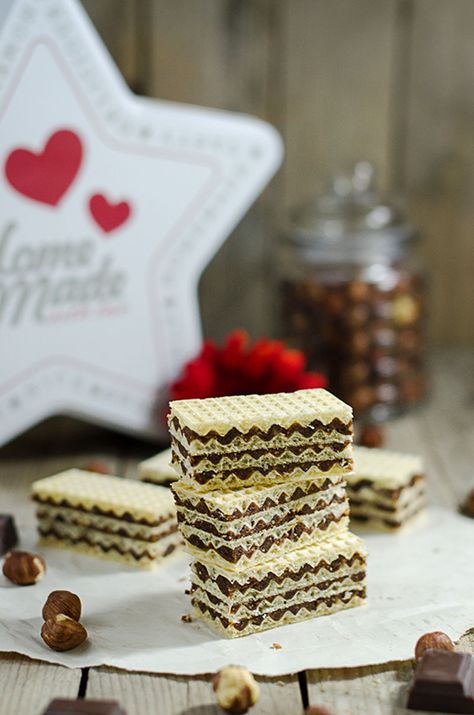 Chocolate Hazelnut Wafer Bars (Oblatne with Choco-Hazelnut Filling) Serbian Cookies, Wafer Biscuits, Sugar Wafers, Torrone Recipe, Make Sweets, Hazelnut Filling, Chocolate Wafer Cookies, Deserts Easy, Waffle Cake