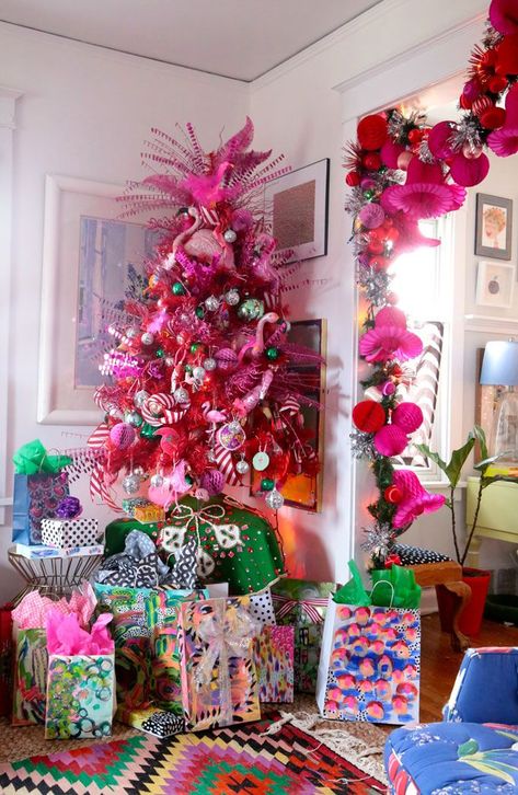 Flamingo Tree, Pink Christmas Tree Decorations, A Pink Christmas, Whimsical Christmas Trees, Bohemian Christmas, Tropical Christmas, Flamingo Christmas, Unique Christmas Trees, Christmas Tree Inspiration