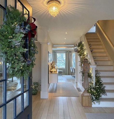 Stairs And Hallway Ideas, Winter House Exterior, Entrance Hall Decor, Dream Kitchens Design, Hallway Designs, Hallway Design, Dream House Rooms, Home Entrance Decor, Girl House