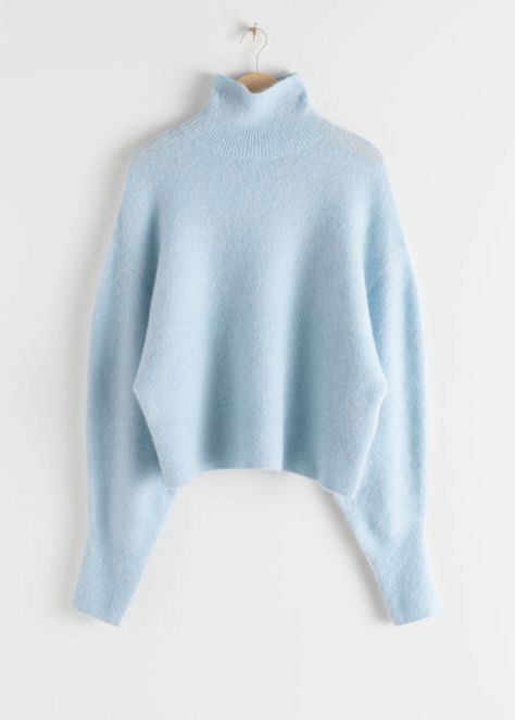 Ways To Style A Sweater, Blue Turtleneck, Trouser Outfits, High Neck Sweater, Fashion Story, Mock Neck Sweater, Fashion Mode, Soft Wool, Sweater Sleeves