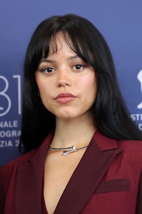 Jenna Ortega Makeup Looks, Jenna Ortega Glasses, Jenna Ortega 2024, Jenna Ortega Face, Jenna Ortega Makeup, Jenna Ortega Photos, Actresses With Black Hair, Jenna Ortega Wednesday, Libra Energy