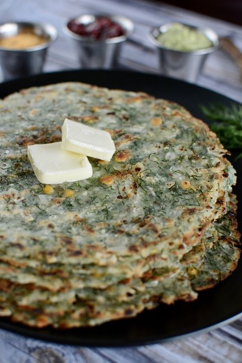 A South Indian style flatbread made with rice flour, dill, and a few other basic ingredients Dill Recipes Indian, Akki Roti, Indian Breakfast Recipes, South Indian Breakfast Recipes, South Indian Breakfast, South Indian Style, Egg Curry, Chickpea Curry, Indian Breakfast