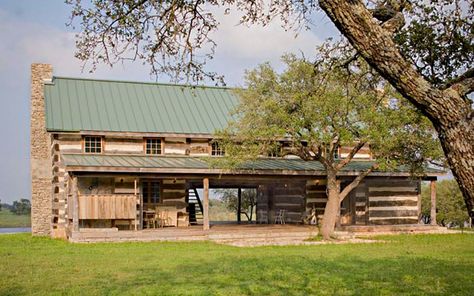 Ohio Dogtrot Cabin - Heritage Restorations Dogtrot House Plans, Dog Trot House Plans, Dog Trot House, Southern Architecture, Log Home Living, Oak Logs, Architecture Model Making, Hunting Lodge, Log Cabin Homes