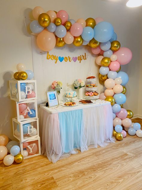 Gender reveal party, He or She, Pink and Blue. Balloon Decor For Gender Reveal, Cute Simple Gender Reveal Themes, Pink Blue And Gold Gender Reveal, Gender Reveal Balloon Backdrop Ideas, Gender Reveal Ideas For Party At Home, Indoor Gender Reveal Decorations, Gender Reveal Main Table Ideas, Gender Reveal Home Decor, Gender Reveal Party At Home