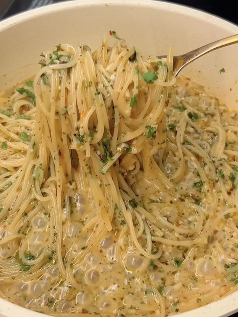 GARLIC BUTTER PASTA - That Foodie Girl Easy Sunday Pasta, Butter Garlic Spaghetti, Pasta With Chicken Stock, Creamy Butter Pasta, Diy Pasta Sides, Chicken Pasta Recipes Easy Quick Dinner Garlic Butter, Easy Pasta Sauces Quick, Pasta With Butter And Garlic, Garlic Butter Steak Pasta