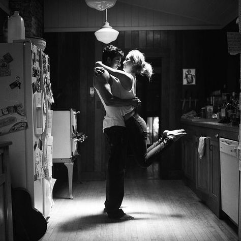 Dancing Couple Aesthetic, Slow Dancing Couples, Couple Slow Dancing, Slow Dancing Aesthetic, Night Story, Dancing In The Kitchen, Slow Dancing, Trendy Photography, Dancing Couple