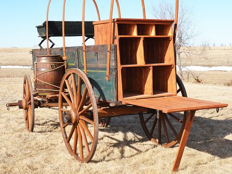 Wyoming Whiskey, Chuck Box Plans, Sheep Wagon, Antique Wagon, Farm Wagons, Cowboy Life, Chuck Box, Kitchen Box, Carriage Driving