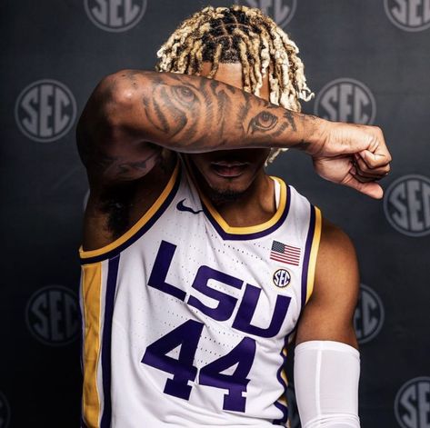 adam miller basketball Cute Dreadheads, Basketball Banners, Adam Miller, Cool Basketball Wallpapers, Nba Wallpaper, Basketball Wallpapers, Athletic Aesthetic, Cool Basketball, Light Skin Men