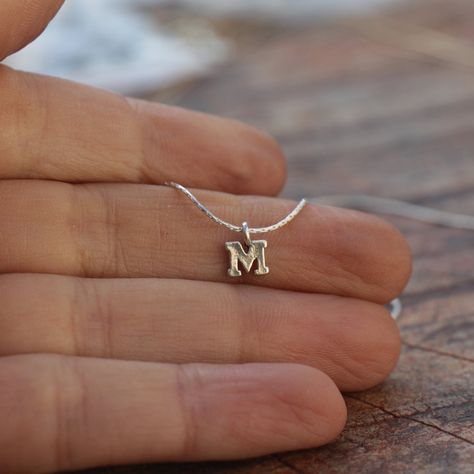 Silver Letter Necklace, Dainty Women, Mrs Necklace, Sterling Silver Initial Necklace, Letter Necklace Silver, Silver Initial Necklace, Oval Jewelry, Girls Necklace, Simple Silver Jewelry