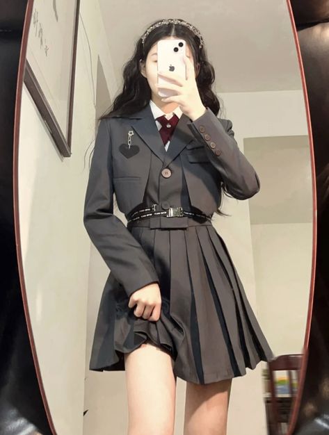 Korean School Uniform Aesthetic, Pretty School Uniforms, Fancy School Uniform, School Uniform Fashion British, Royal School Uniform, School Uniform Outfits Aesthetic, Aesthetic School Uniform, Aesthetic Uniform, Korean Uniform