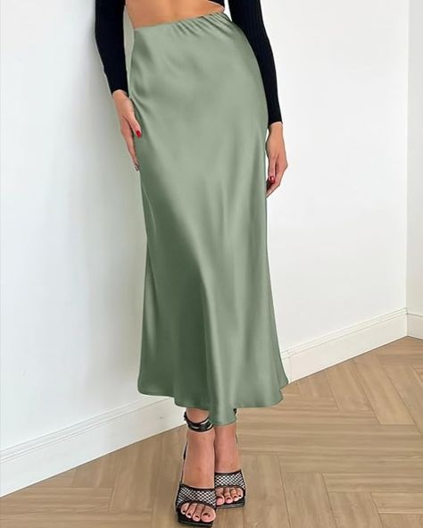 ersatile And Individual, This Satin Long Skirt Is a Great Choice To Any Woman's Wardrobe. Featuring Elastic High-Waist Design, This A-Line Skirt Will Fully Elongate your Legs And Accentuate Your Curves, Giving You an Elegant Look. Midi Satin Skirt, Casual Summer Skirt, Long Flowy Skirt, Cocktail Party Wedding, Skirt Silk, Dressy Skirts, Skirt And Top Set, Spring Skirts, Party Skirt