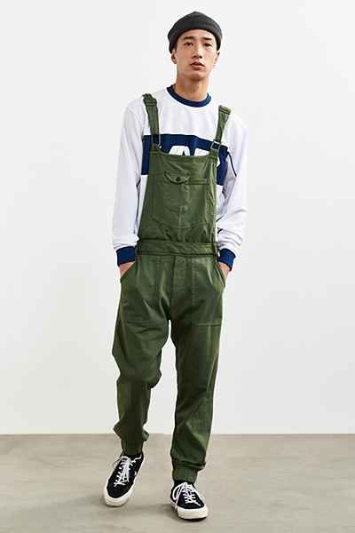 Overalls Men Fashion, Overalls Outfits, Urban Outfitters Men, Mens Fashion Illustration, Overalls Men, Mens Overalls, Overall Outfit, Mens Fashion Business, Mens Fashion Streetwear