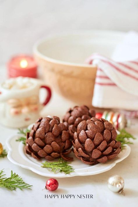 Pinecone Brownies Brownie Pinecone Recipe, Pinecone Appetizers, Brownie Pine Cones, Brownie Pinecones With Almonds, Pine Cone Desserts, Pinecone Dessert, Brownie Pinecones, Pinecone Cupcakes, Pinecone Brownies