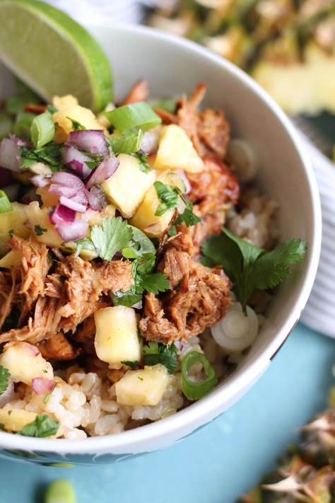 Pulled Pork Rice Bowl, Pork Rice Bowl Recipe, Pork Rice Bowls, Hawaiian Pulled Pork, Hawaiian Pork, Sauteed Chicken Breast, Rice Bowl Recipe, Pineapple Pork, Salad Avocado