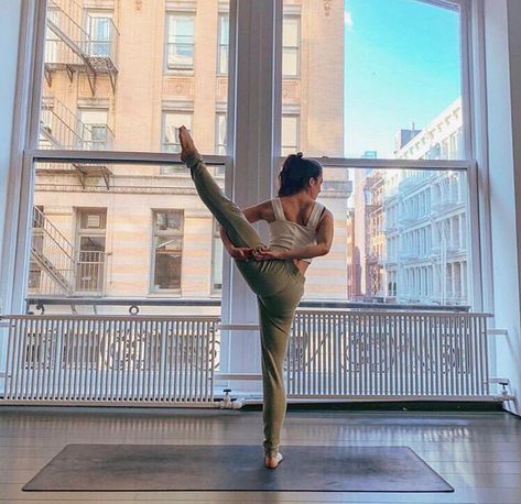 Trust the path you pave 💫 @lex_dav is feeling meditative while in her bird of paradise. She’s wearing our @aloyoga Limited Edition… Bird Of Paradise Yoga, Bird Of Paradise Pose, Yoga Goals, 2024 Manifestation, Yoga Photoshoot, Yoga Handstand, Teaching Yoga, 2025 Vision, Bird Of Paradise