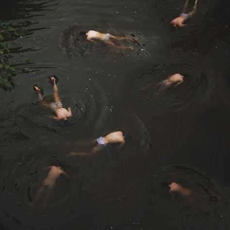 Alex Stoddard, Images Terrifiantes, Oxenfree, Writing Prompt, Foto Art, Dark Photography, In Water, Lps, White Photography