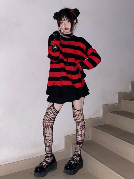 ulzzang girl asian girl aesthetic girl korean girl chinese girl beautiful girl Chinese Goth Fashion, Dark Korean Aesthetic Outfits, Korean Goth Fashion, Chinese Goth, Goth Asian, Korean Goth, Asian Punk, Asian Goth, Korean Aesthetic Outfits