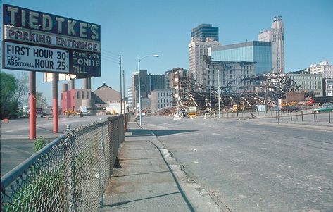 How Tiedtke’s Burned Out, and Up – Toledo History Box Paramount Theater, Ohio History, Real Fire, Toledo Ohio, Old Images, Best Memories, Main Street, Toledo, The Fire