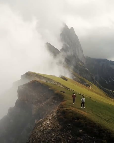 Edge Of The World Aesthetic, Mountains Aesthetic, Edge Of The World, Chile Travel, South Tyrol, Destination Voyage, South America Travel, Northern Italy, Land Rover Discovery