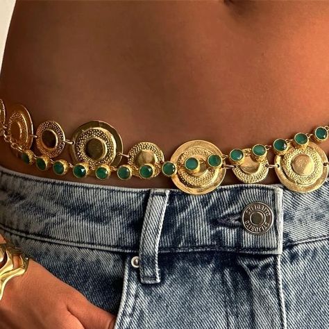 SUSMIE'S COLLECTION on Instagram: "ready to dance belly dance to thr caribbean rhythm. here we go with the hips and drjms in the background. we love jewelry, but even more in summer 🍍🍇🥁🪭🎀🔮🧞‍♀️👠" Susmie's Collection, Greece Jewelry, Caribbean Summer, Gold Inspo, Jewelry Belt, Hip Jewelry, Waist Jewelry, Jewellery Belt, Fest Outfits