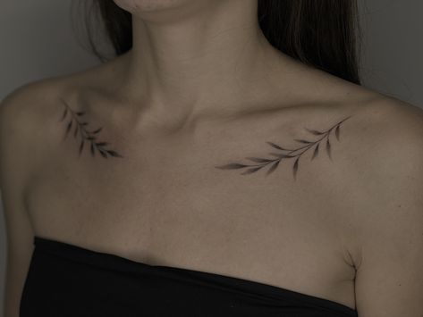 Olive Leaf Tattoo Collar Bone, Fern Collar Bone Tattoo, Delicate Collar Bone Tattoo, Collar Tattoos For Women, Vine Collar Bone Tattoo, Women Collar Bone Tattoo, Leaf Collar Bone Tattoo, Collar Bone Tattoos For Women Unique, Lower Back Tattoos For Women Unique