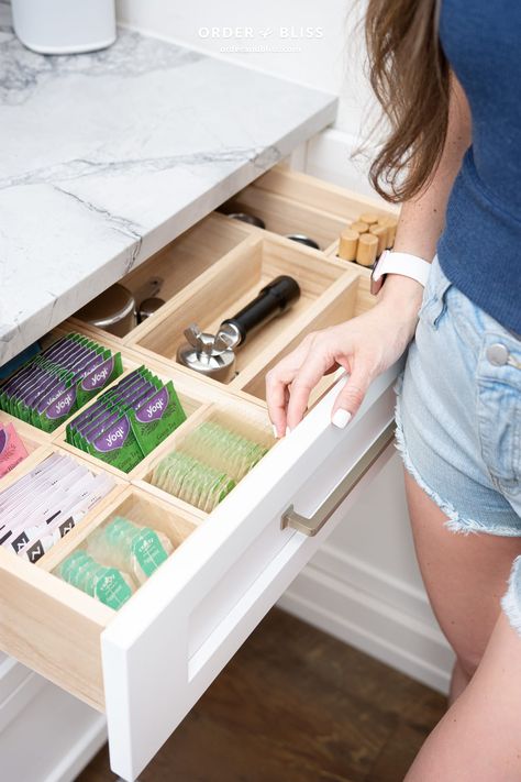 Pantry Tea Station, Tea Storage Drawer, Yea Drawer, Coffee Drawer Organizer, Tea Drawer Organization Storage Ideas, Coffee Pod Organization, Tea And Coffee Drawer, Tea Drawer Organizer, Tea Drawer Organization