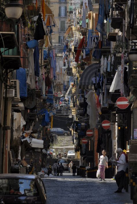 Foto Napoli Aesthetic, Naples Aesthetic, Italy Vibes, Living In Italy, Dancing In The Moonlight, Italy Aesthetic, Life Photo, Pretty Places, Aesthetic Vintage