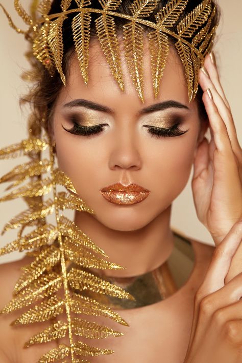 Greek Goddess Makeup, Greek Makeup, Golden Makeup, Goddess Makeup, Gold Makeup Looks, Goddess Costume, Gold Makeup, Hair Shows, Fantasy Makeup