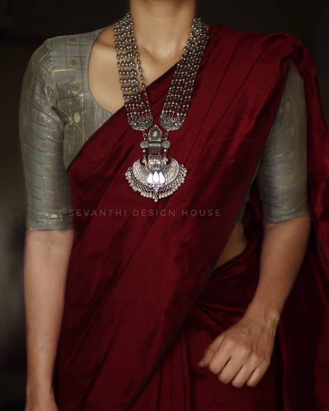 Sevanthi- The Design House on Instagram: “Saree: "Miraculous Maroon" Fabric: Silk cotton Jewels: @tiny_trinkels In frame: @apoorvaanarayanan Dm for orders 🌸 The saree worn by…” Draping Saree, Saree Pic, Kerala Saree Blouse Designs, Sleeveless Blouse Designs, Indian Ethnic Fashion, Keep Me Stylish, Maroon Fabric, Cotton Saree Blouse, Simple Saree Designs