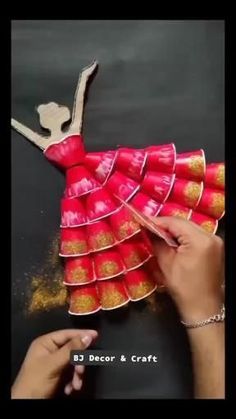 Paper Cup Crafts Decoration, Crafts From Waste Material, Best Out Of Waste For Kids, Waste Material Craft Ideas For Kids, Waste Material Art, Waste Material Craft Ideas Creative, Best Out Of Waste Ideas For Kids, Waste Material Project, Waste Material Craft Ideas