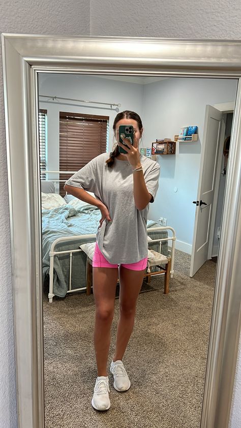 Biker Shorts Outfit Workout, Outfits With Biker Shorts For School, Aerie Crossover Shorts Outfit, Aerie Shorts Outfit, Pink Biker Shorts Outfit, Cute Biker Shorts Outfit, Aerie Fits, 2024 Aspirations, Biker Shorts Fit